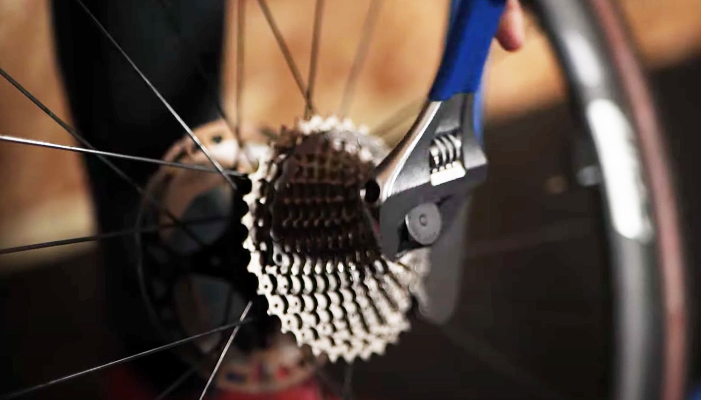 Changing cassette best sale on bike